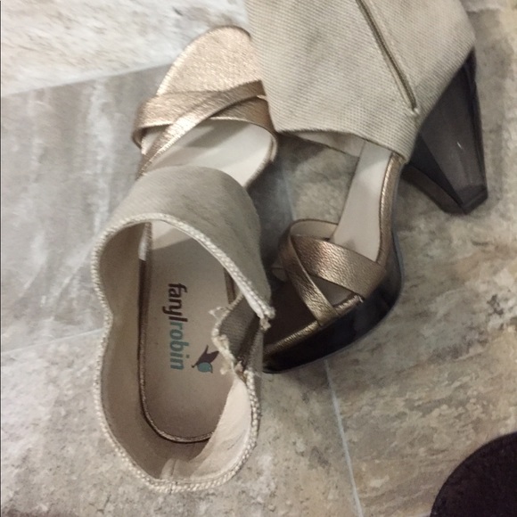 Adorable Canvas and Clear Heel Shoes - Picture 2 of 5